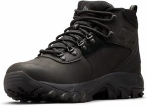 Outdoor boots with superior ankle support, ideal for hiking and backpacking