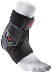 Post-Surgery Hinged Ankle Support - Designed to aid post-surgery recovery, this brace features hinged support for controlled movement, helping patients regain strength and mobilit